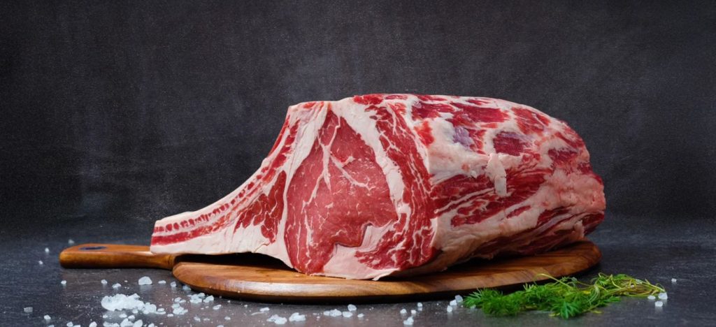 Welches Fleisch für BARF? Sorten, Eignung und was roh tabu ist